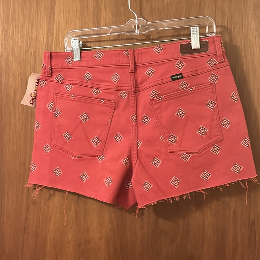 Wrangler Women's Geometric mid rise vintage Jean Shorts - Picture 4 of 16